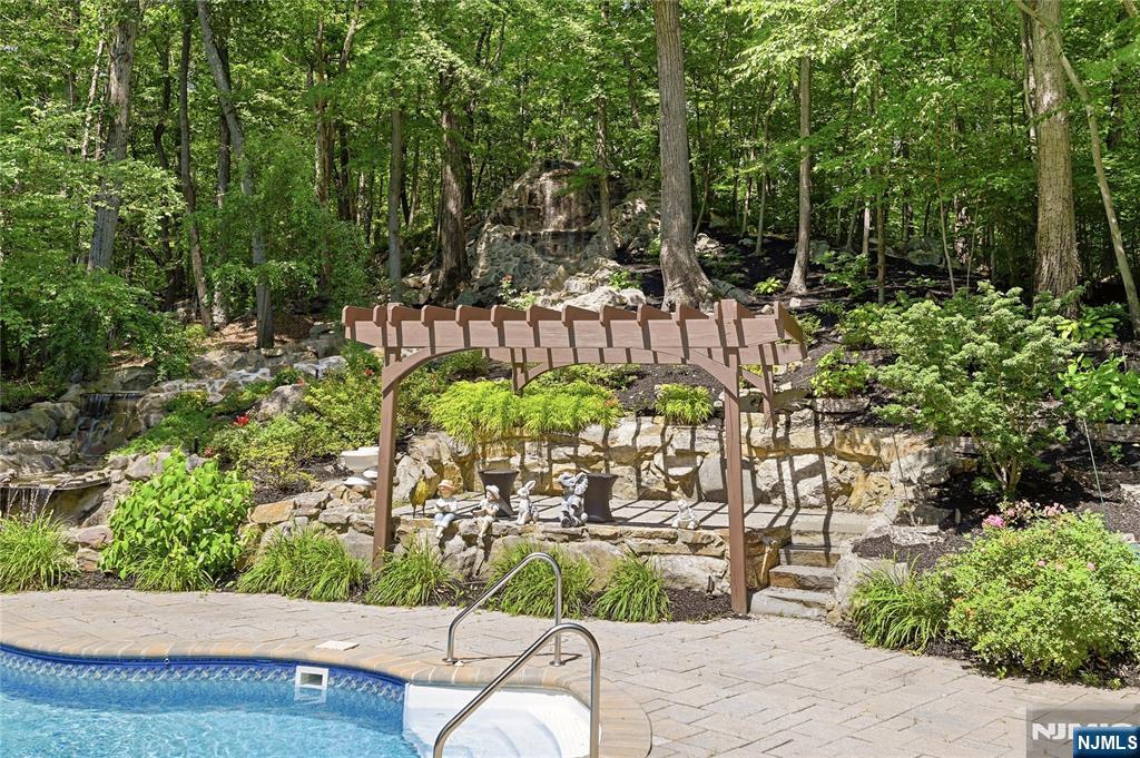 111 Kitchell Lake Drive — photo 32