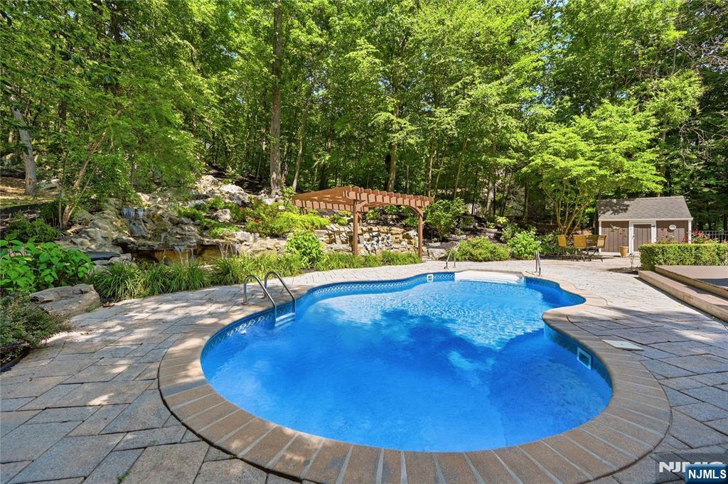 111 Kitchell Lake Drive — photo 39