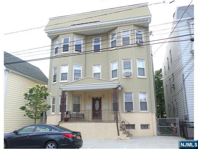 427-429 HAMILTON Street 3rd L - Photo 1