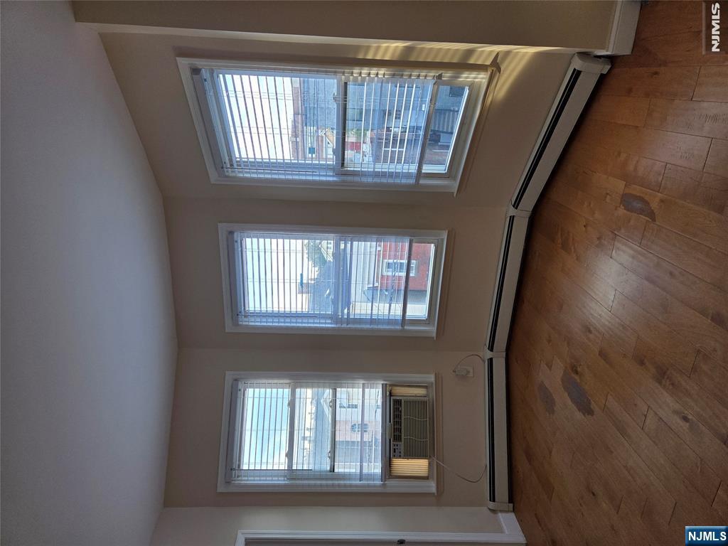 427-429 HAMILTON Street 3rd L - Photo 2