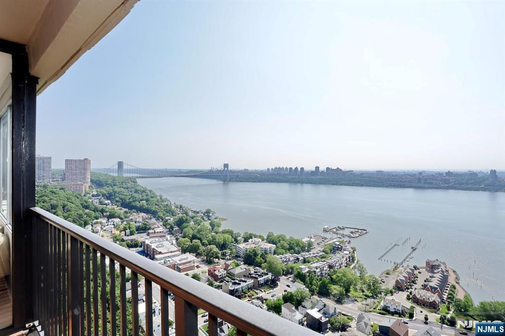 5 Horizon Rd #2209, Fort Lee, NJ 07024