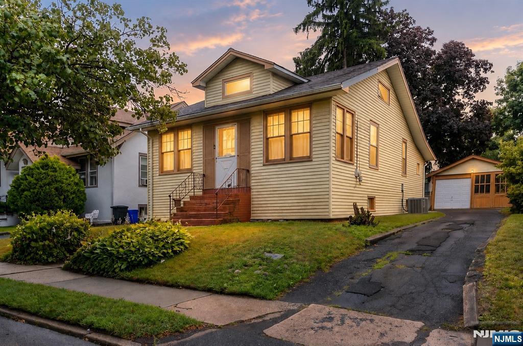 54 Cane St, Bogota, NJ 07603