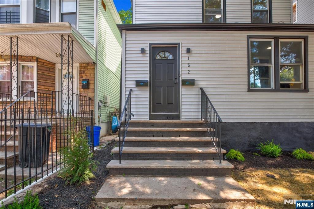 152 Clinton Street - Photo 2