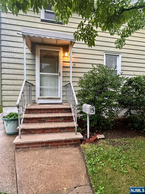 15 Willow St, Garfield, NJ 07026