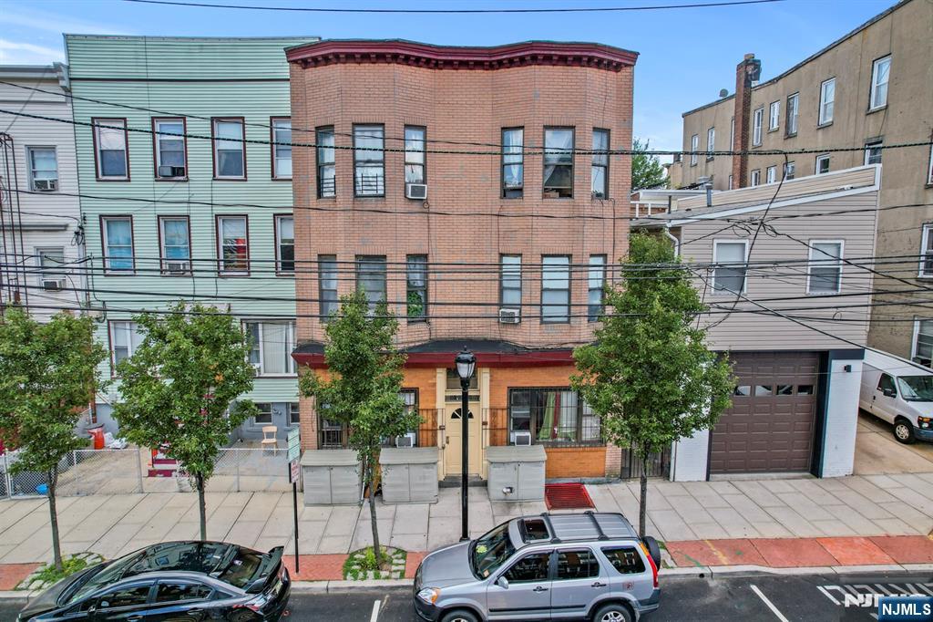 715 22nd Street - Photo 3