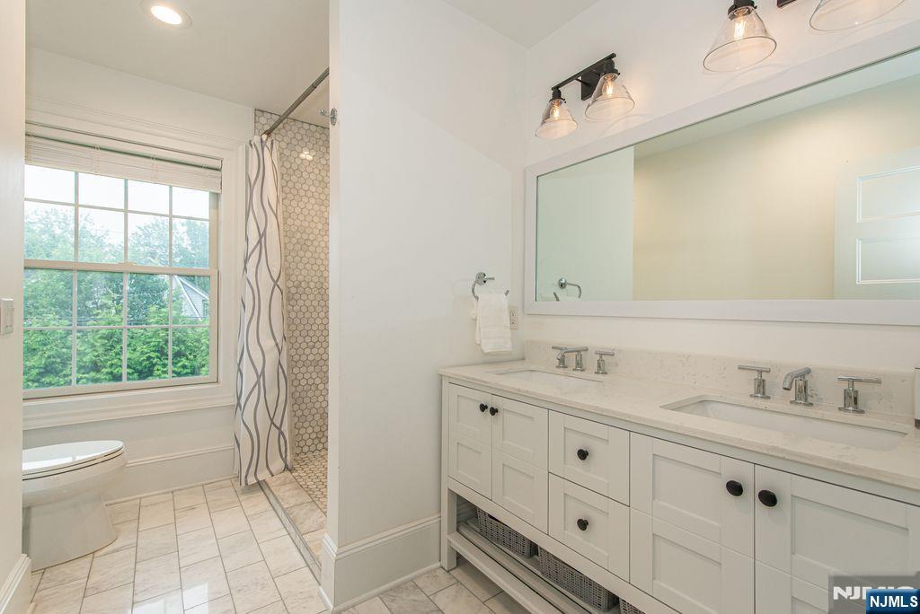 202 Watchung Avenue — photo 31