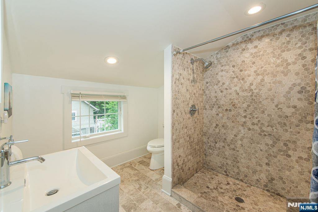 202 Watchung Avenue — photo 38