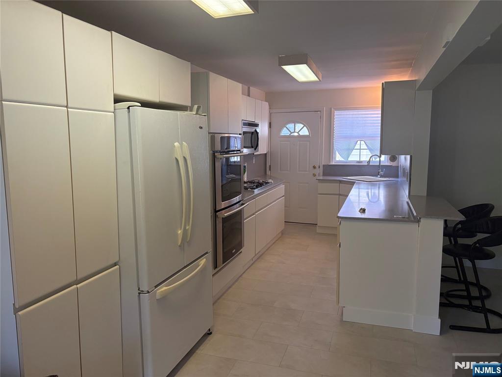 322 Grove Street 1 - Photo 2