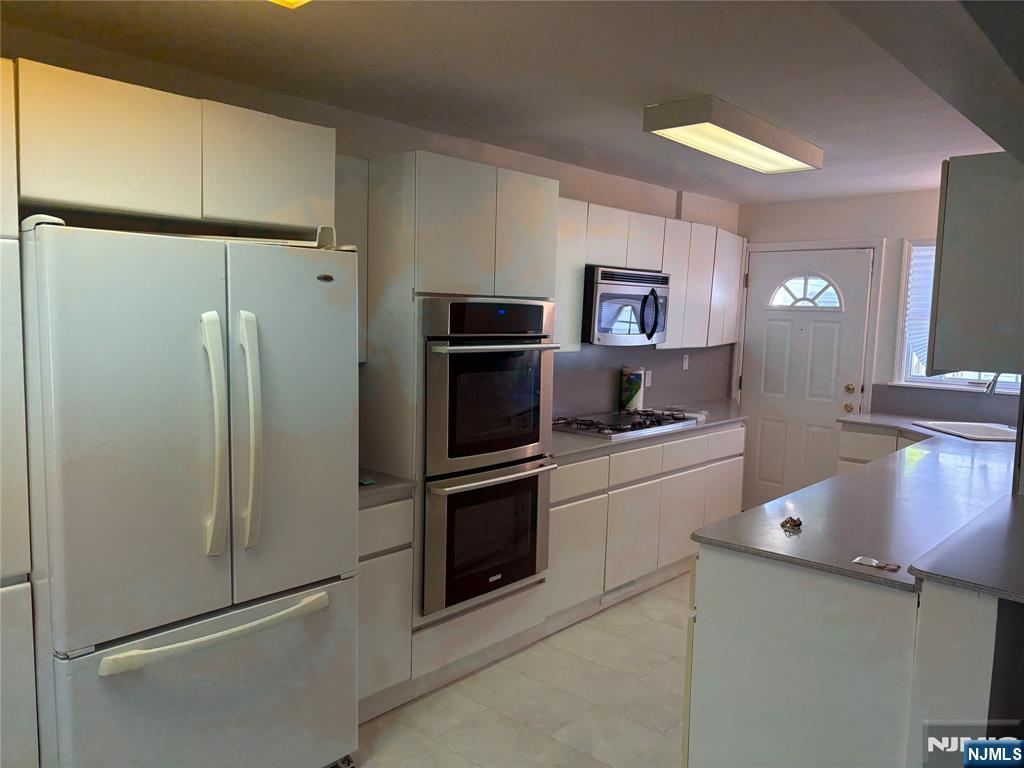 322 Grove Street 1 - Photo 3