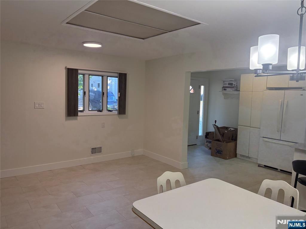 322 Grove Street 1 - Photo 4