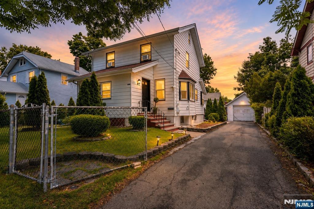 1161 Anna St, Teaneck, NJ 07666