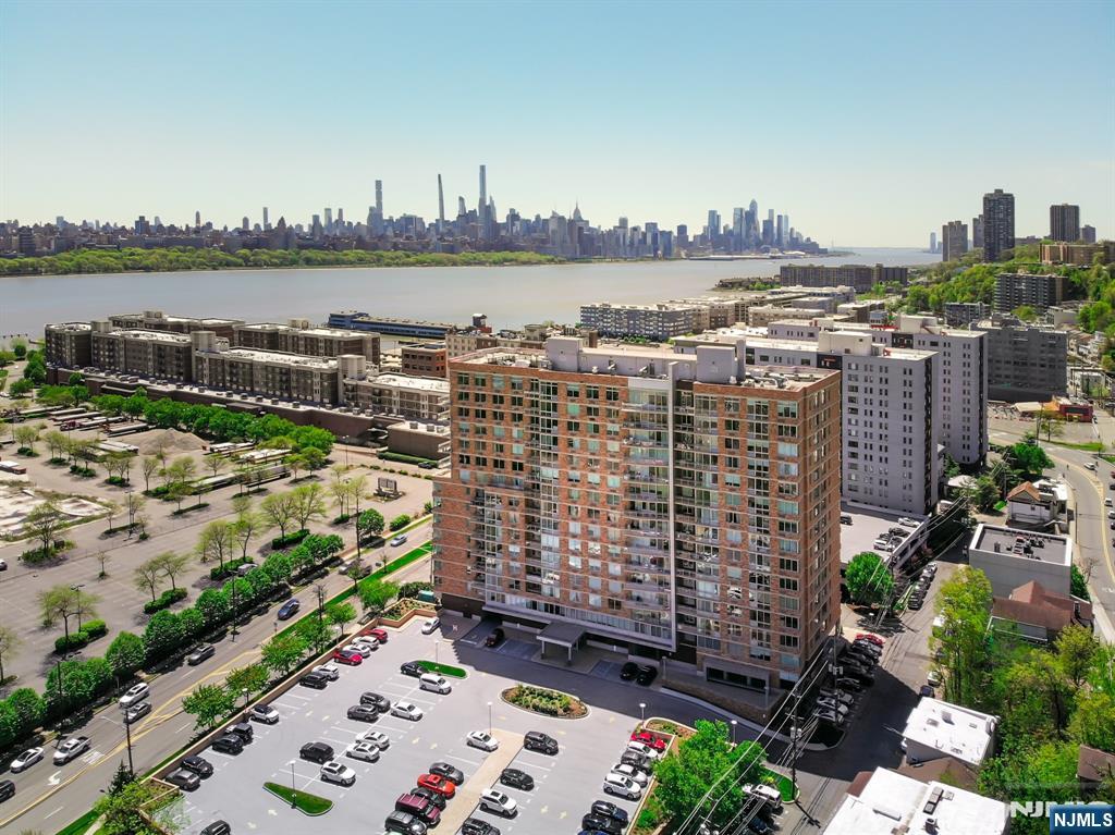 35th image of 618 Hudson Park, Edgewater, NJ 07020 | MLS# 26025284