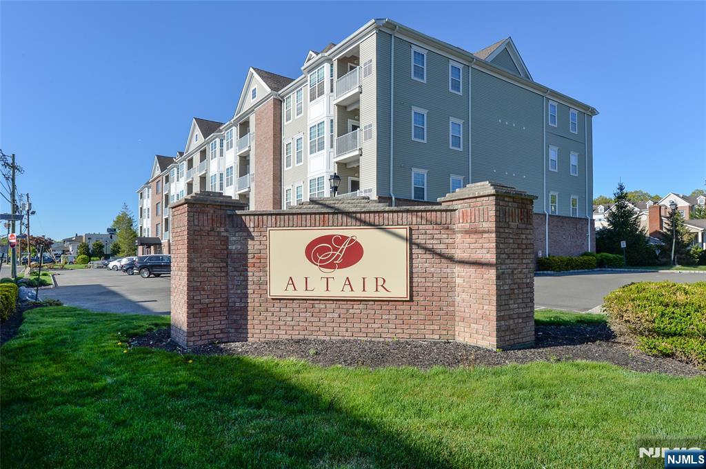 503 Bushes Ln, Elmwood Park, NJ 07407