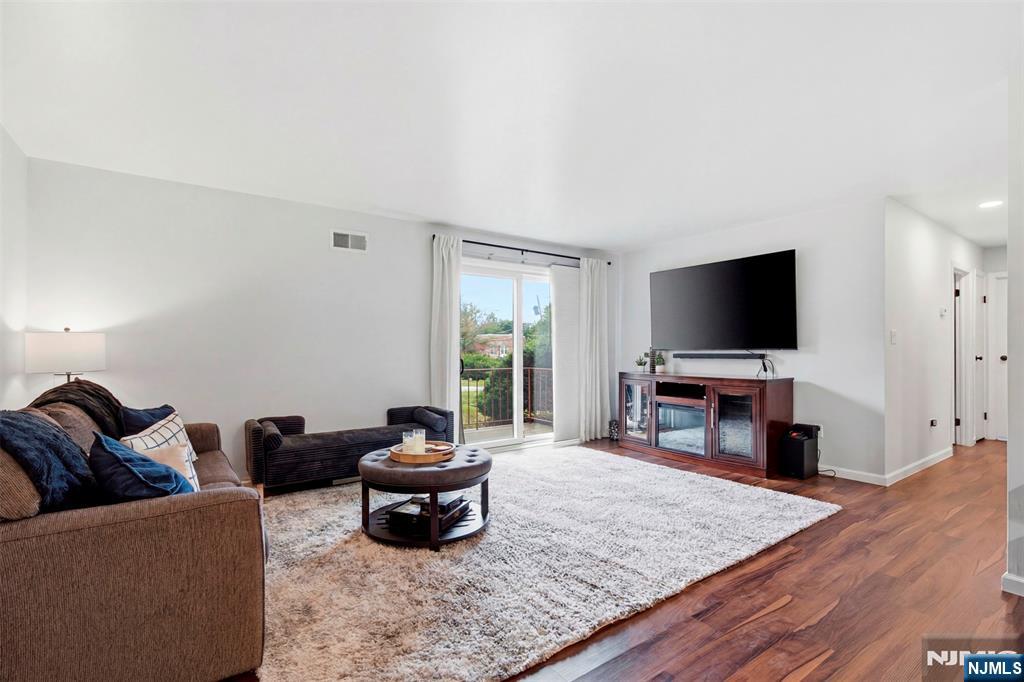 315 Ringwood Avenue - Photo 2