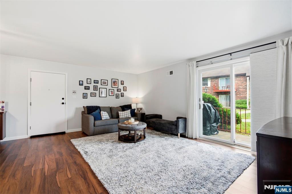 315 Ringwood Avenue - Photo 3