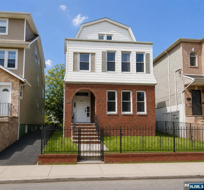 133 Isabella Avenue - Photo 2