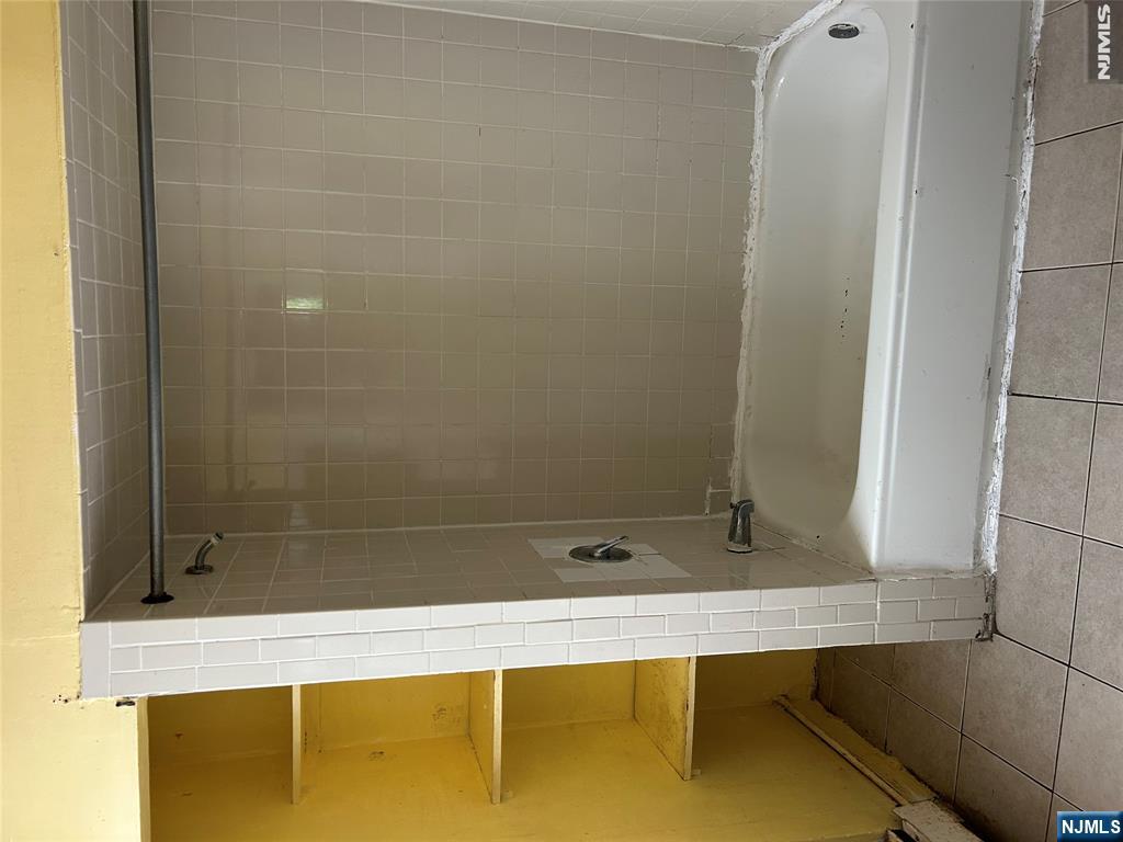 869 Clifton Avenue - Photo 2