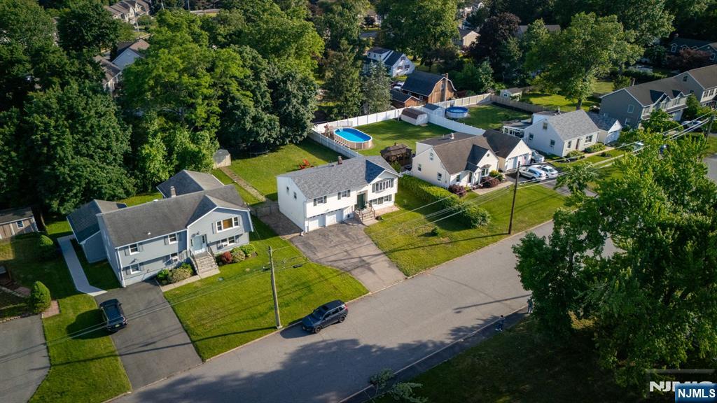 33 Oak Avenue