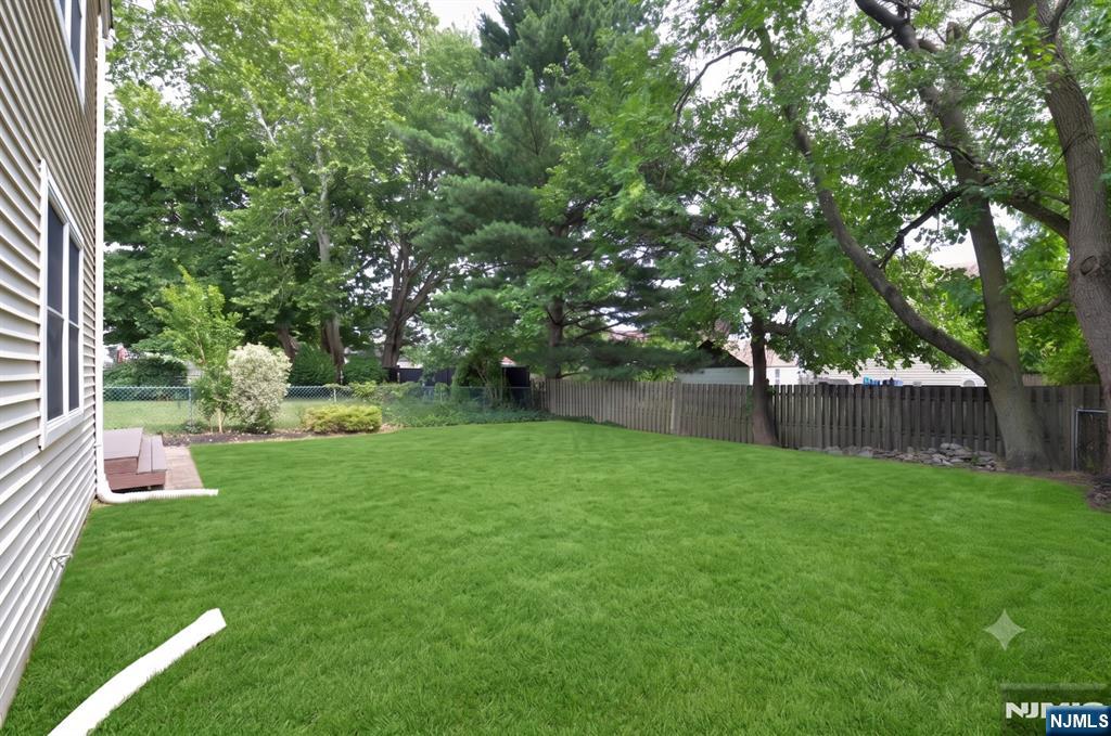 1-06 Lambert Rd, Fair Lawn, NJ 07410
