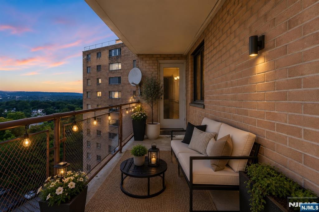 275 Prospect Street 14B - Photo 2