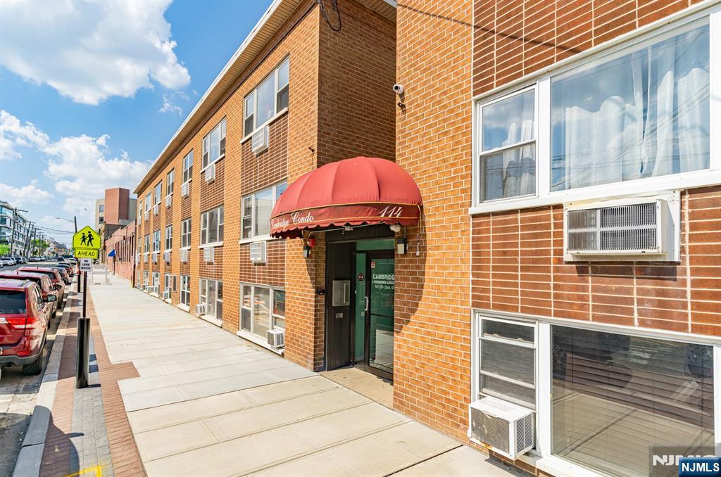 120 32nd Street #3P