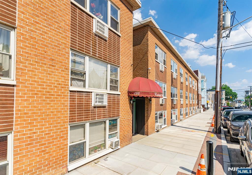 120 32nd Street 3P - Photo 3