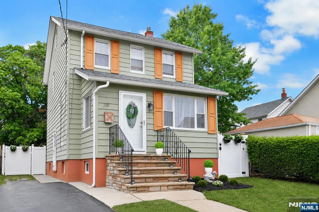 35 Colling Avenue - Photo 2