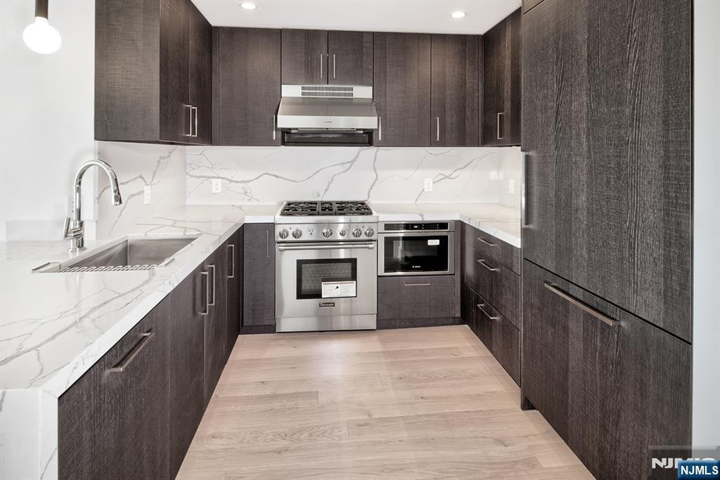 1400 Hudson Street 803 - Photo 4