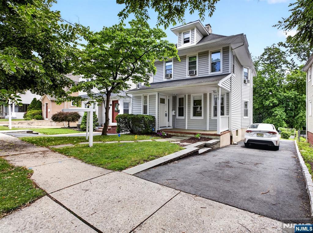 117 Overpeck Avenue - Photo 2