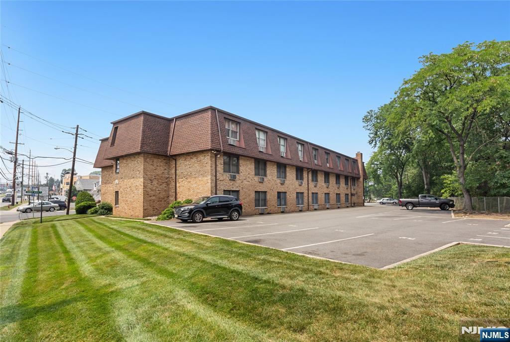 Homes for sale in Saddle Brook, NJ | 25 Market St #4, Saddle Brook, NJ 07663 | MLS# 26025351