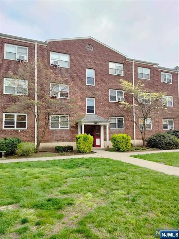 1483 E Terrace Circle 4 - Photo 1
