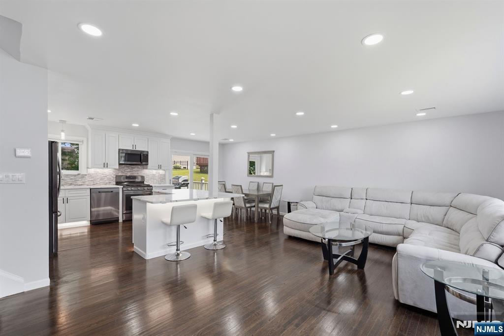21 John Place - Photo 4