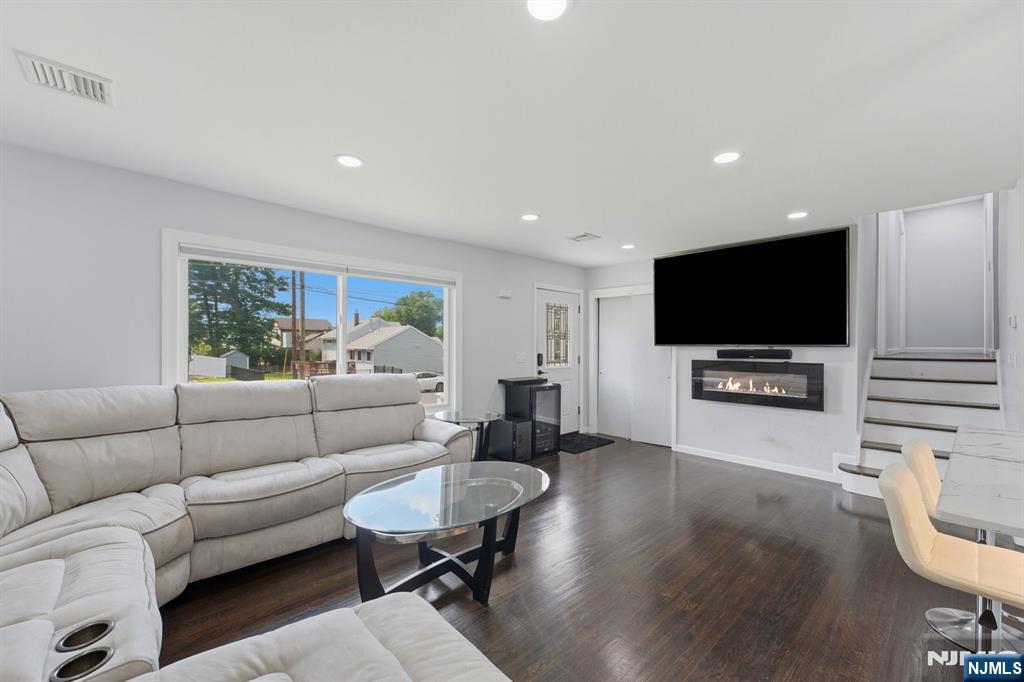 21 John Place - Photo 5