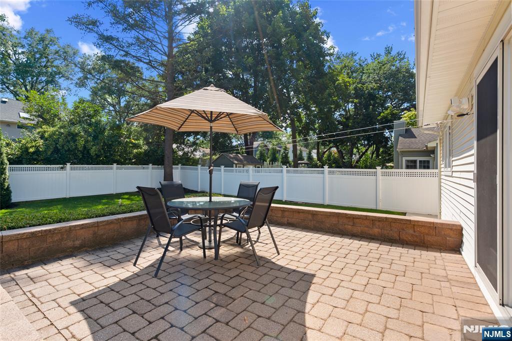 28 Demarest Rd, Paramus, NJ 07652