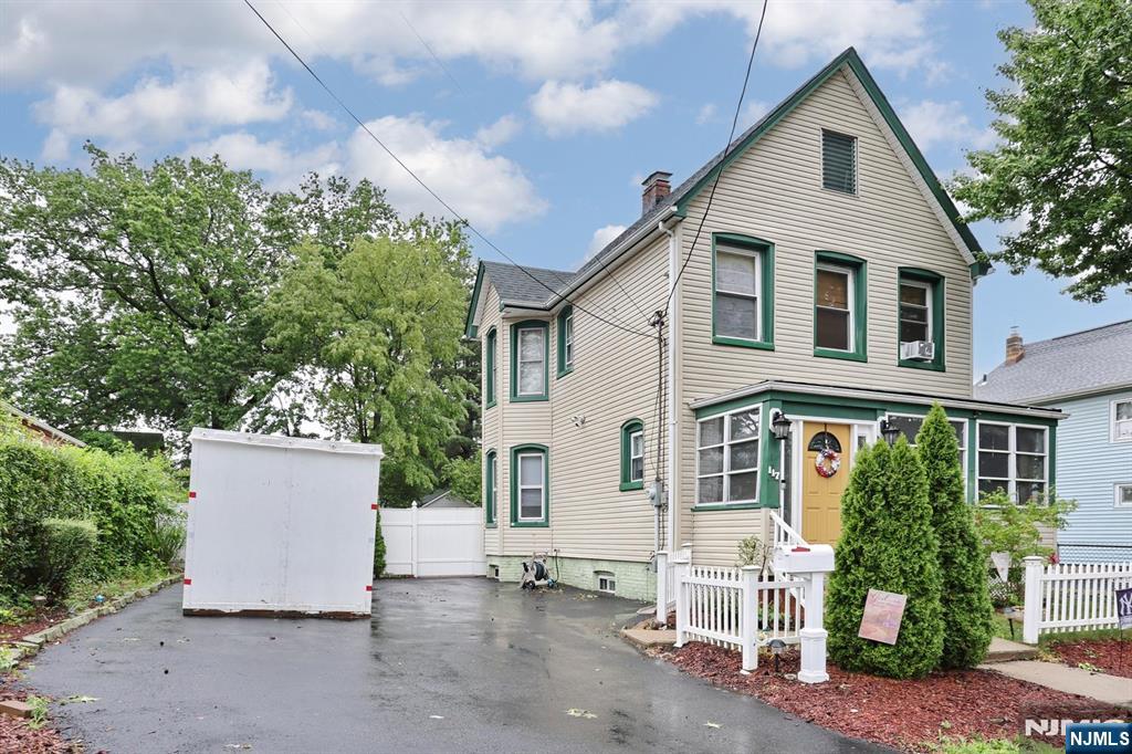 117 Delaware Ave, Dumont, NJ 07628