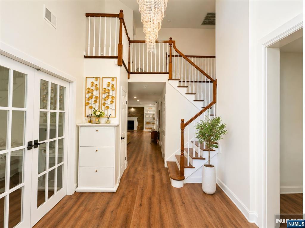 68 Carol Place — photo 3