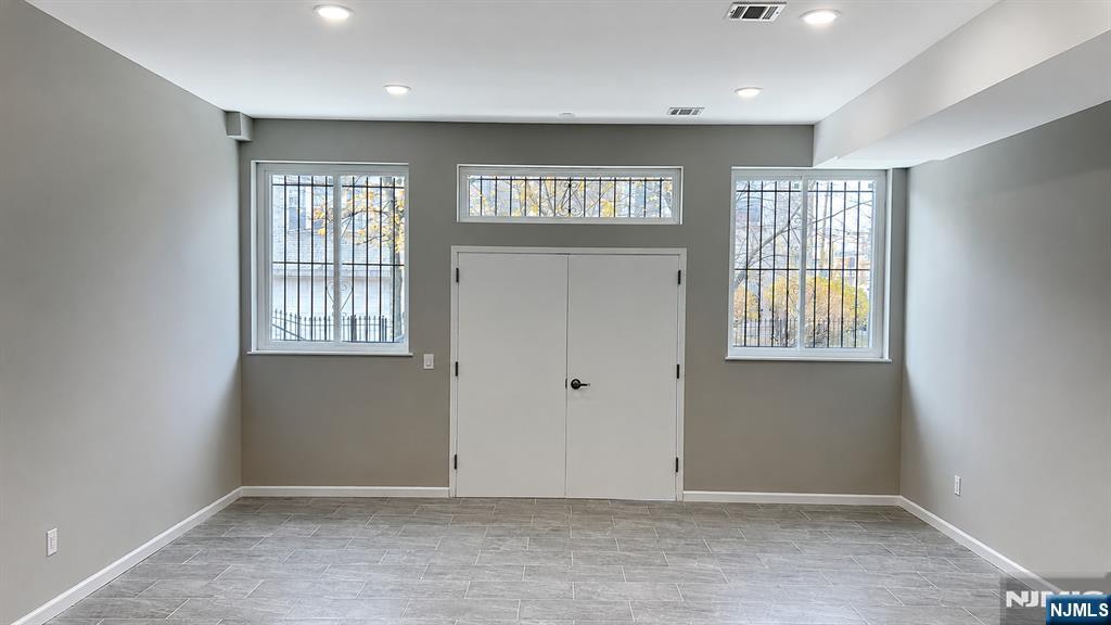 52 Holland Street — photo 11