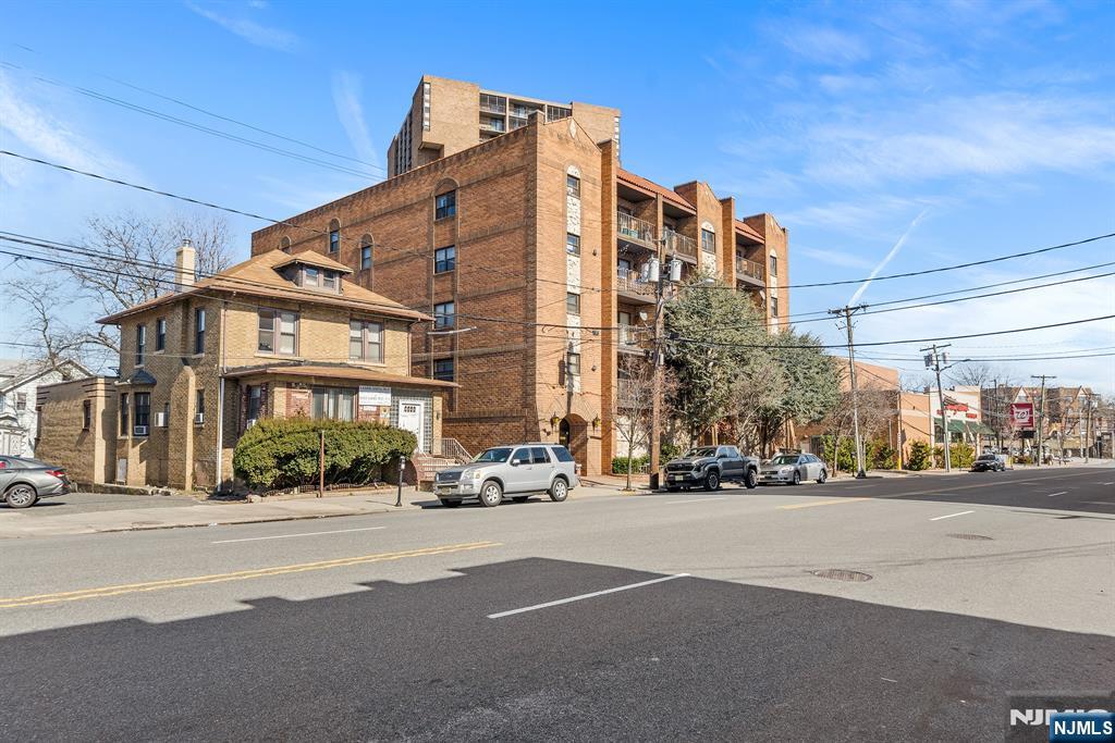 9249 Kennedy Boulevard 105 - Photo 1