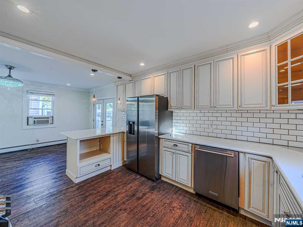8-35 Lake Street 1 - Photo 4