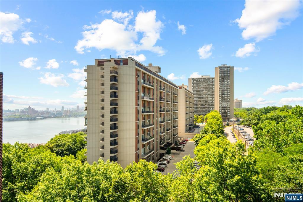 1450 Palisade Ave #6F, Fort Lee, NJ 07024