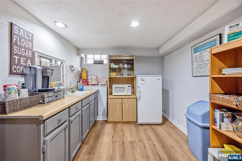 235 Everett Avenue — photo 31