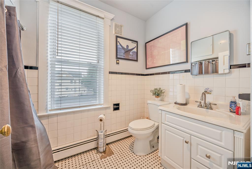 235 Everett Avenue — photo 37