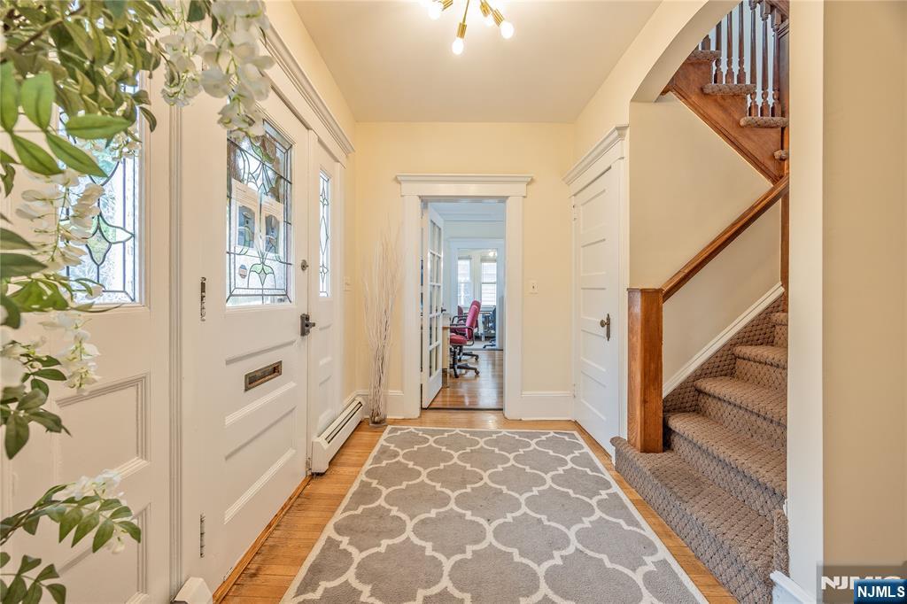 235 Everett Avenue - Photo 5