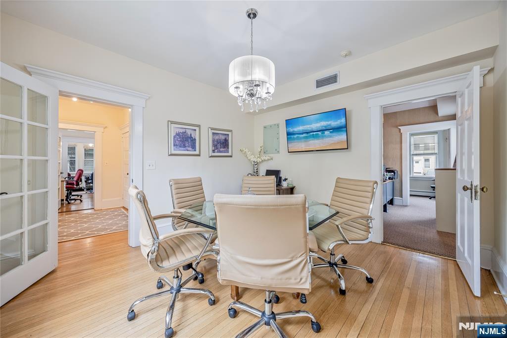 235 Everett Avenue — photo 7