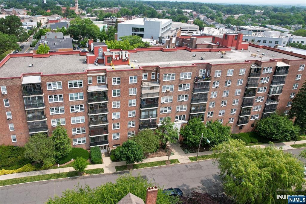 5 Roosevelt Place 5C - Photo 12