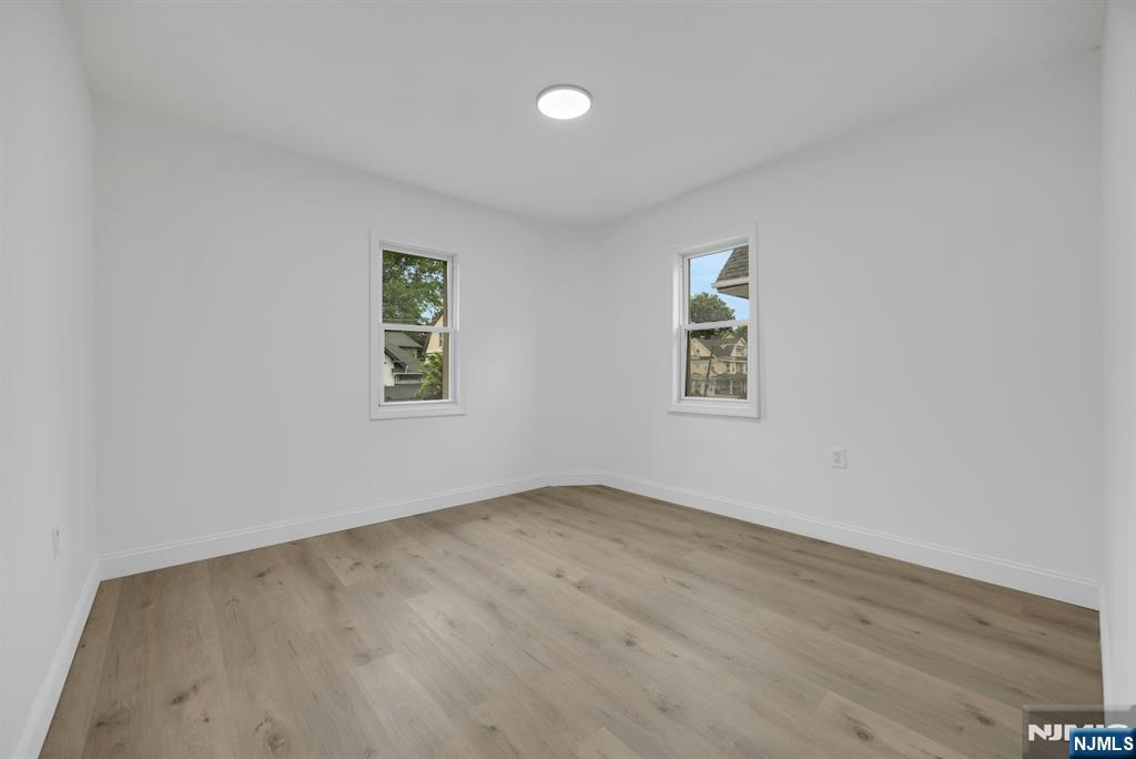 58-60 Ingraham Place - Photo 4