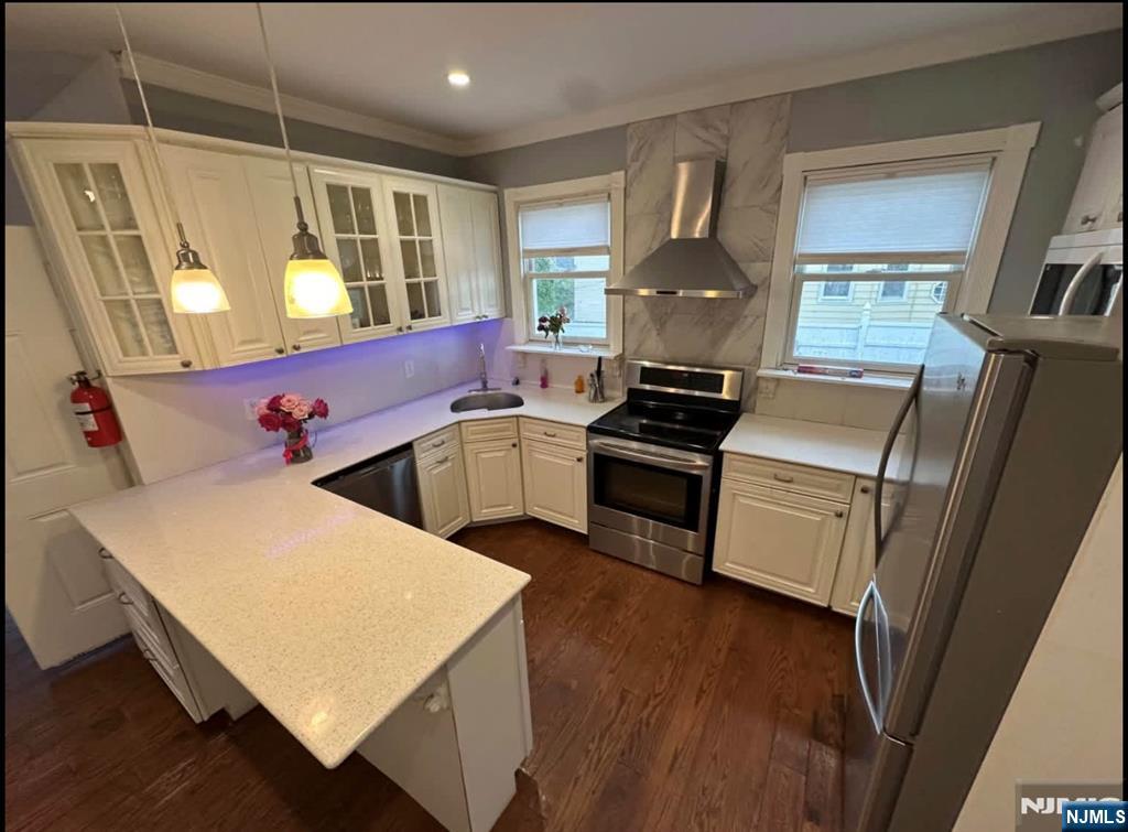 173 Corabelle Avenue 1 - Photo 2