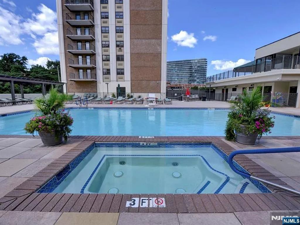 250 Gorge Road 12L - Photo 4