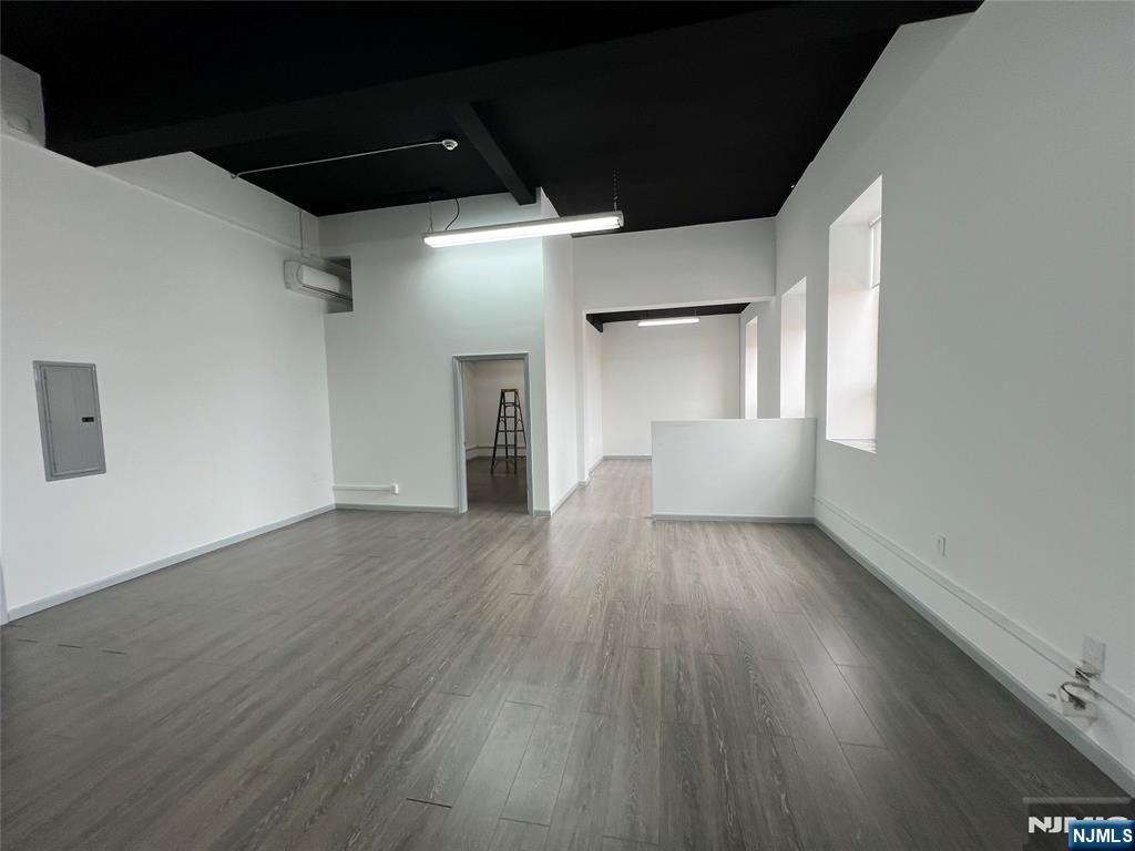 400 38th Street 402 - Photo 5
