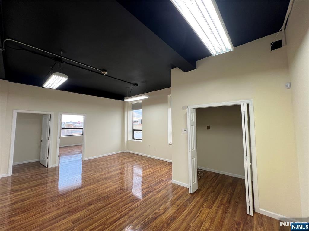 400 38th Street 403 - Photo 3